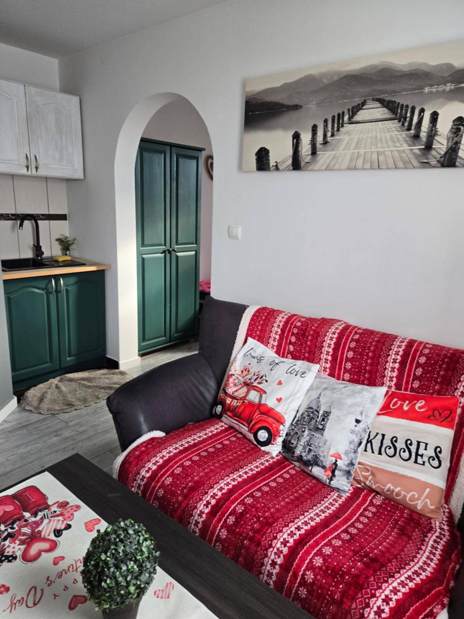 Krysztalowy Dworek Guest house *